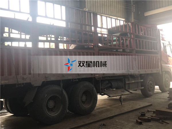 輪胎粉碎機設(shè)備生產(chǎn)線發(fā)貨現(xiàn)場