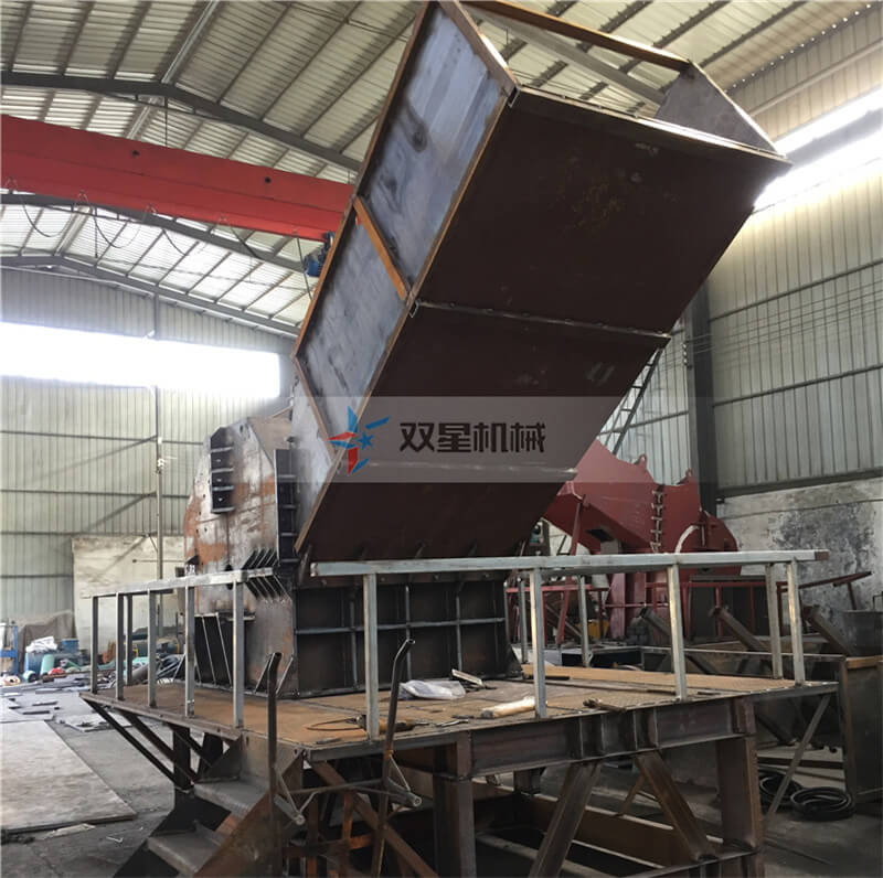 皓星金屬破碎機(jī)車間實(shí)拍