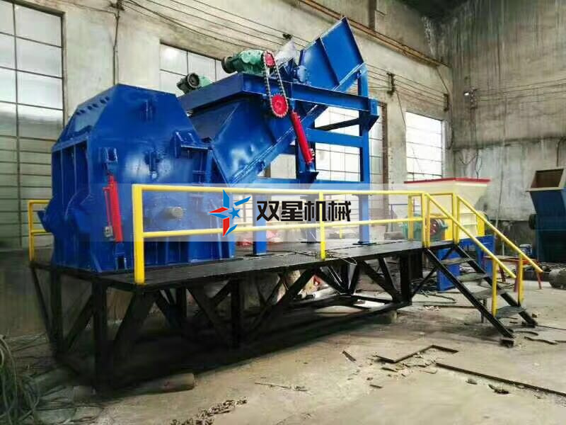 廢鐵粉碎機(jī)設(shè)備多少錢？移動的、固定的哪種效果好