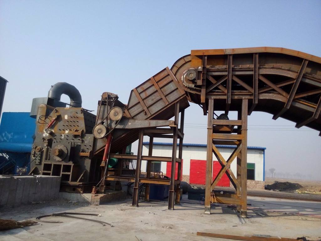 粉碎機(jī)客戶生產(chǎn)現(xiàn)場(chǎng)