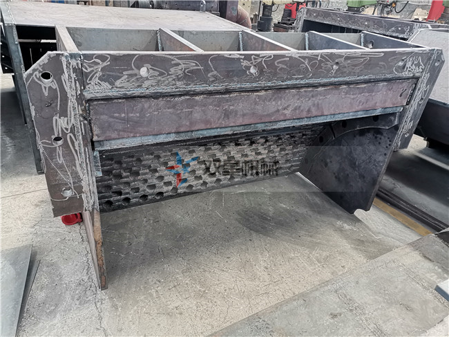 金屬破碎機(jī)<a href='http://m.thwlps.com.cn/case/502.html' target='_blank'><span>篩板</span></a>