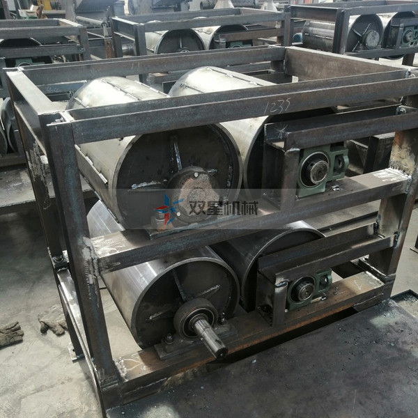 易拉罐壓扁機 <a href='http://m.thwlps.com.cn/1/294.html' target='_blank'><span>易拉罐壓扁機</span></a>