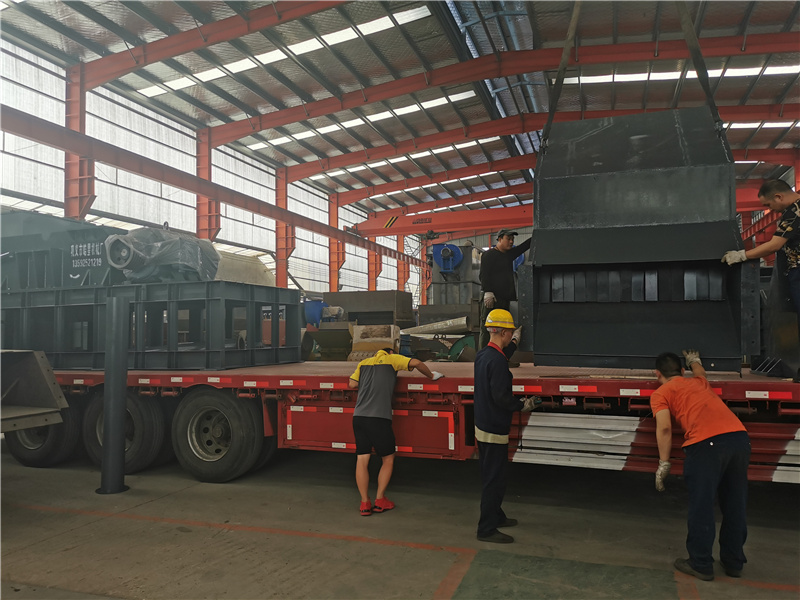 <a href='http://m.thwlps.com.cn/1/55.html' target='_blank'><span>斷橋鋁粉碎機(jī)</span></a>設(shè)備發(fā)貨