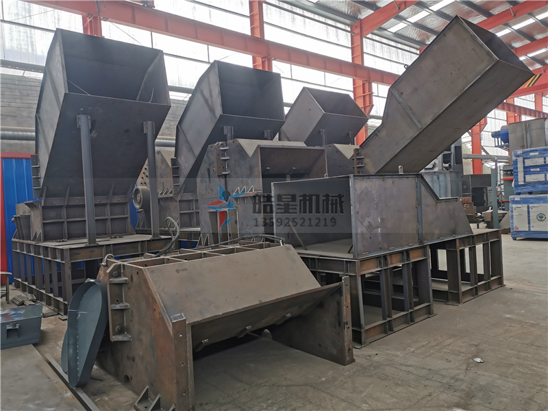 金屬破碎機(jī)生產(chǎn)現(xiàn)場(chǎng)