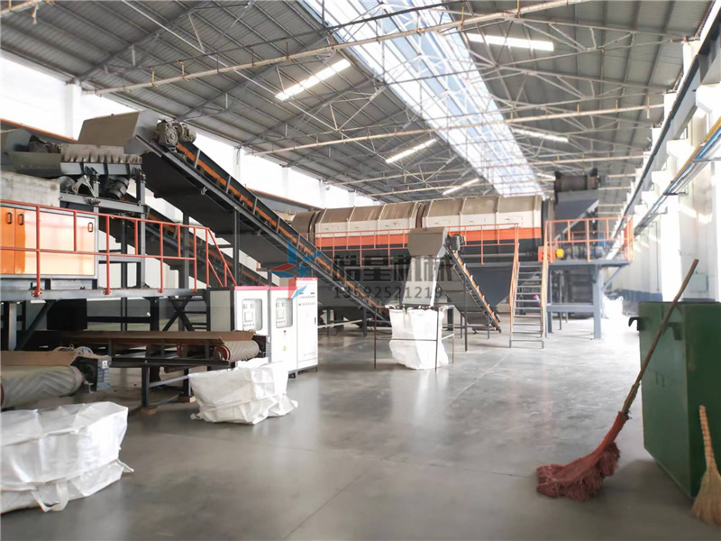 易拉罐破碎機金屬粉碎機設(shè)備客戶現(xiàn)場實拍圖片 易拉罐破碎機金屬粉碎機設(shè)備客戶現(xiàn)場實拍圖片